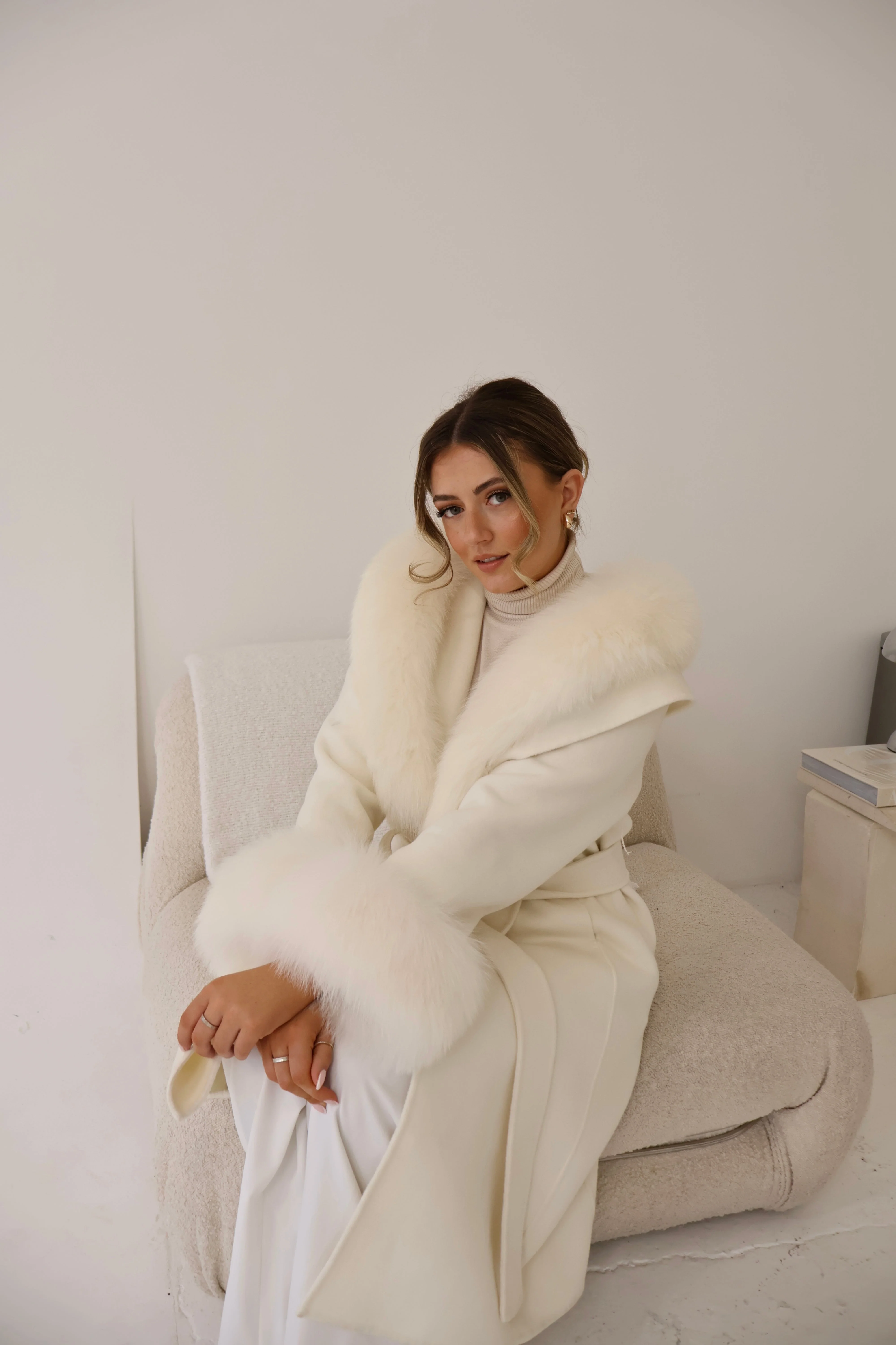 Fur Collar & Cuffs Long Cashmere Coat - Image 10