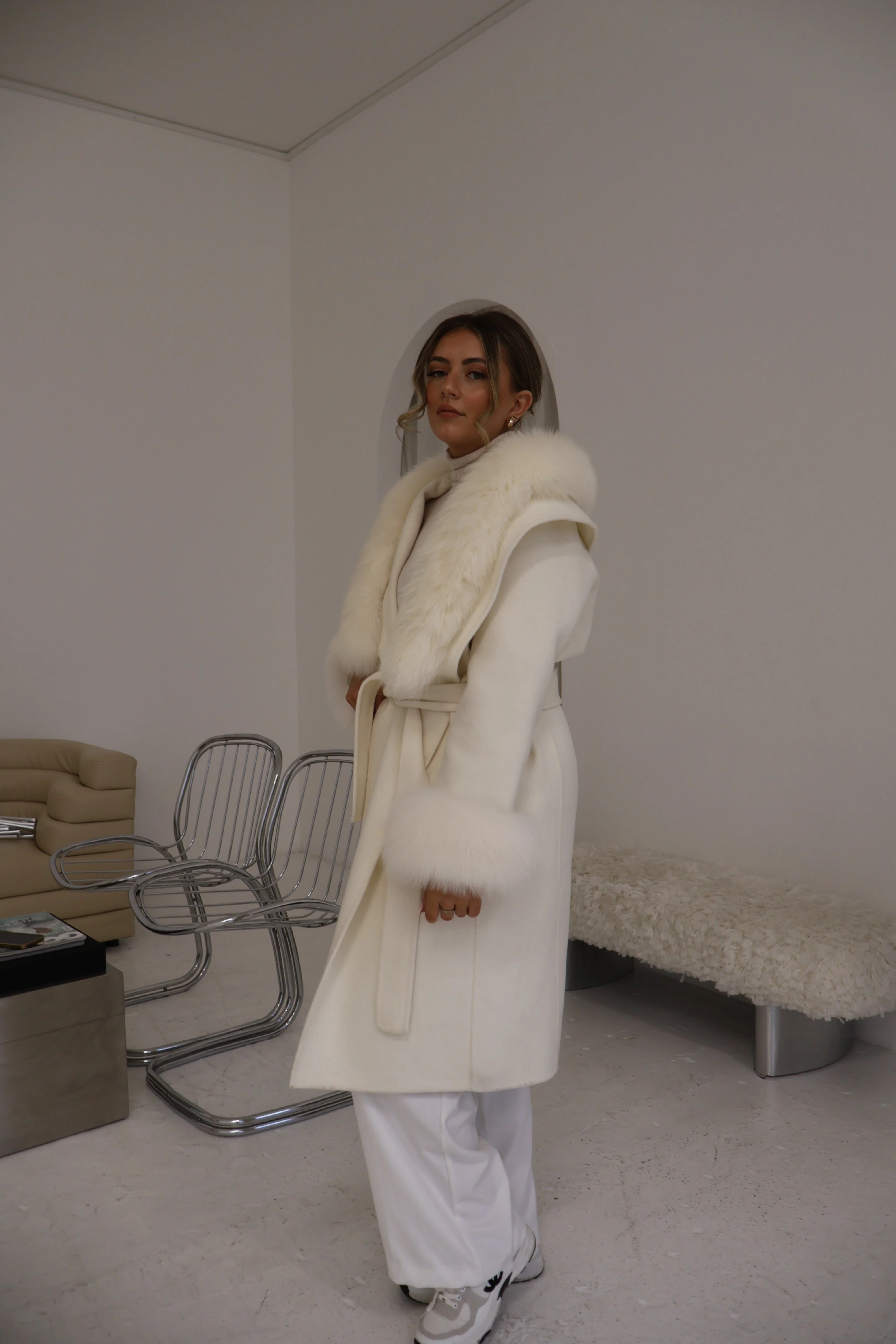 Fur Collar & Cuffs Long Cashmere Coat - Image 4