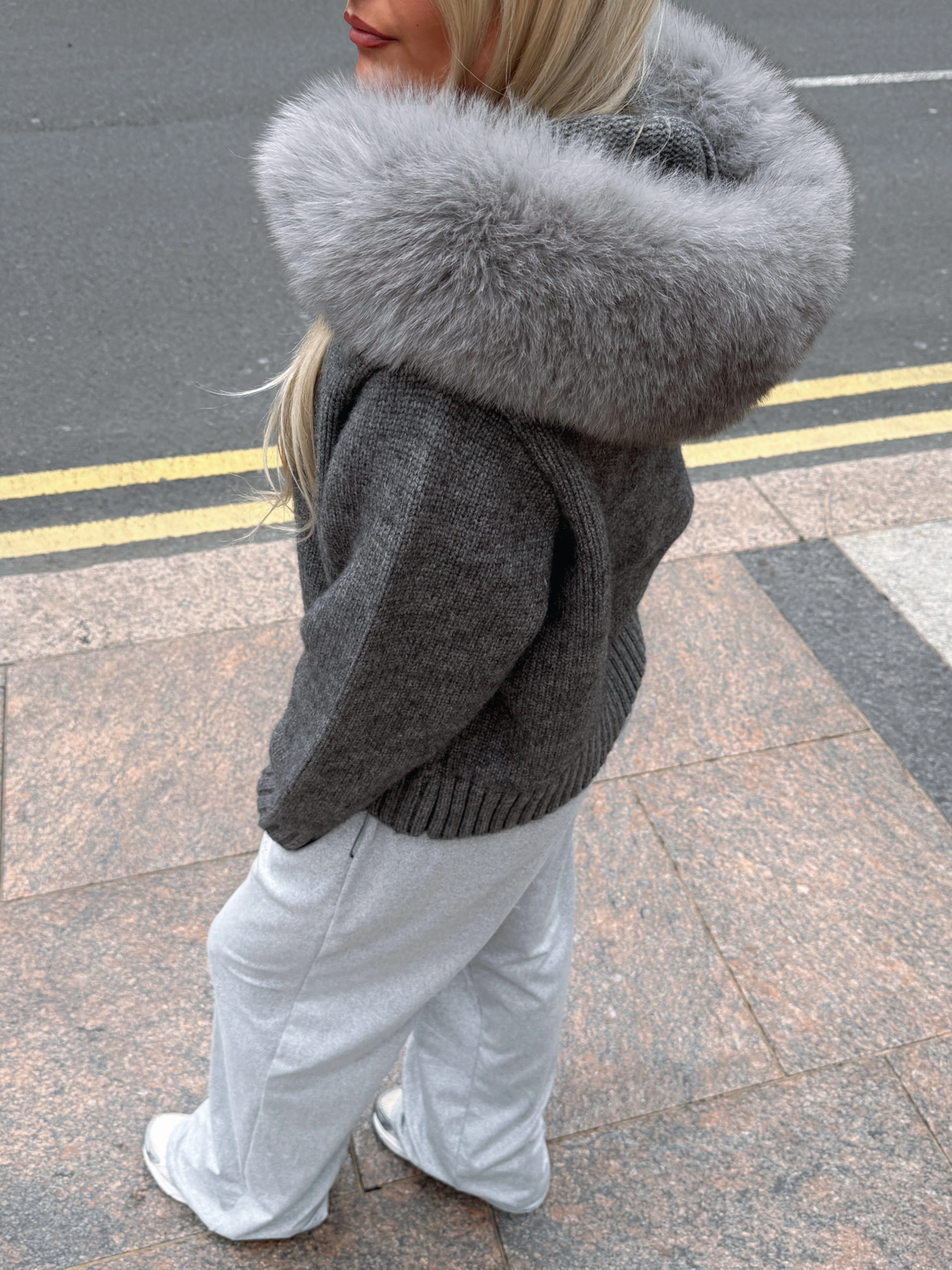 Knitted Zipped Hoodie with Fur Hood - Image 12
