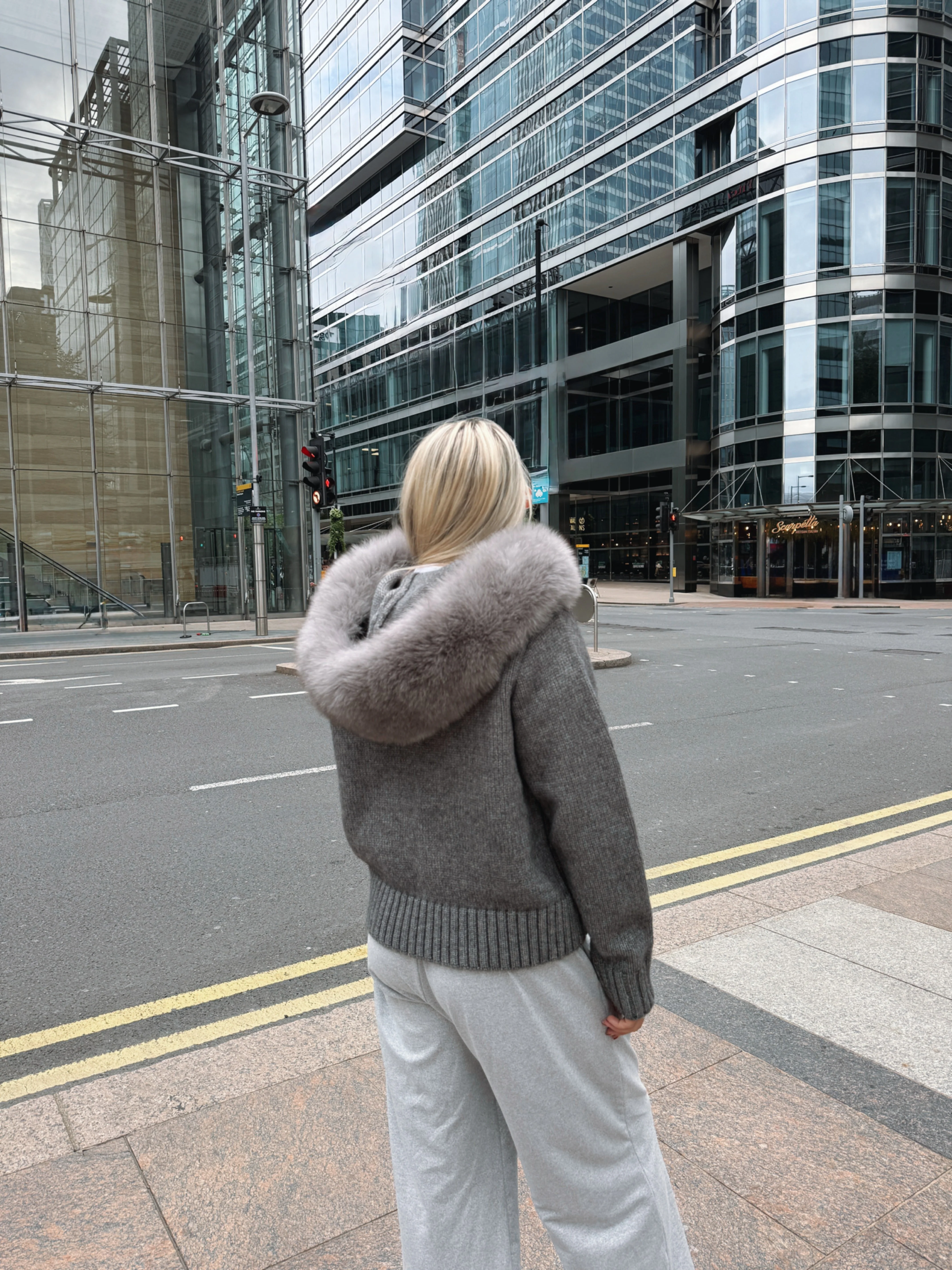 Knitted Zipped Hoodie with Fur Hood - Image 9